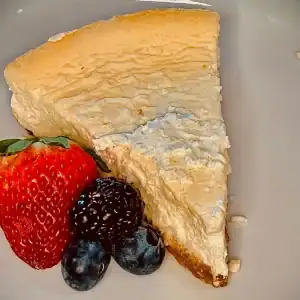https://maruketo.wizzit.mx/wp-content/uploads/2025/12/Cheesecake-300x300.webp